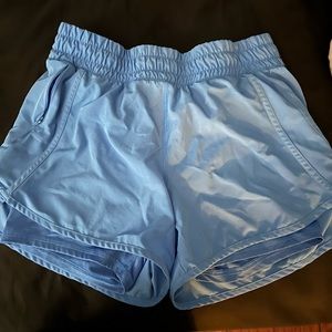 Avía blue shorts